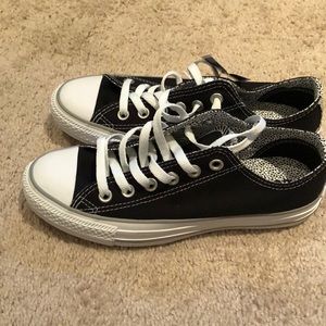 flower converse tyler